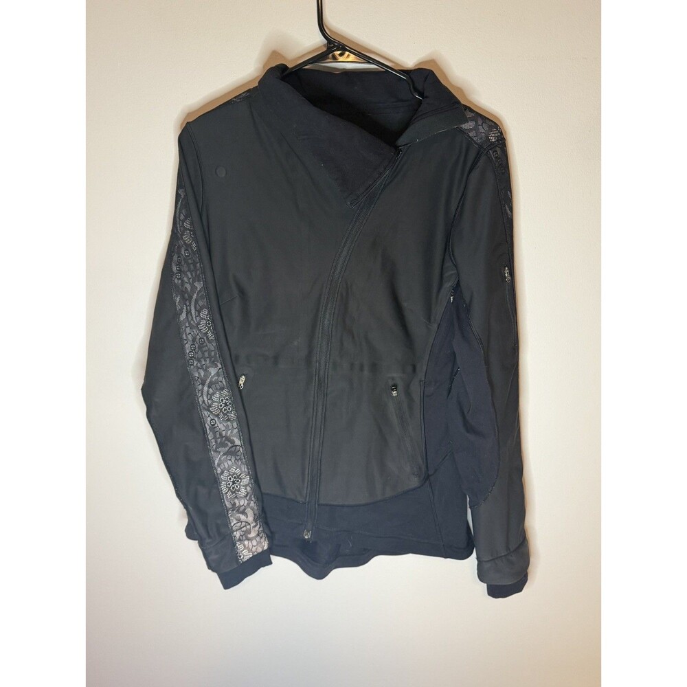 Lululemon Run: Draft Dodger Jacket Black with Lace Sleeves and Reflective Trim
